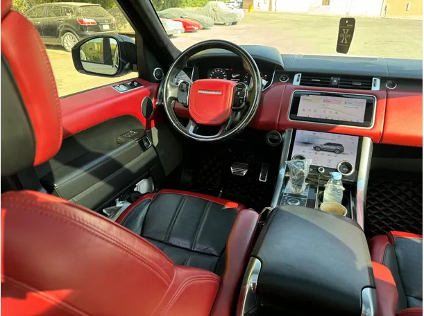 Car image 17
