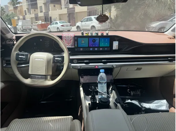 Car image 16