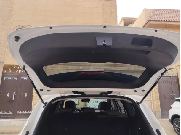 Car image 23