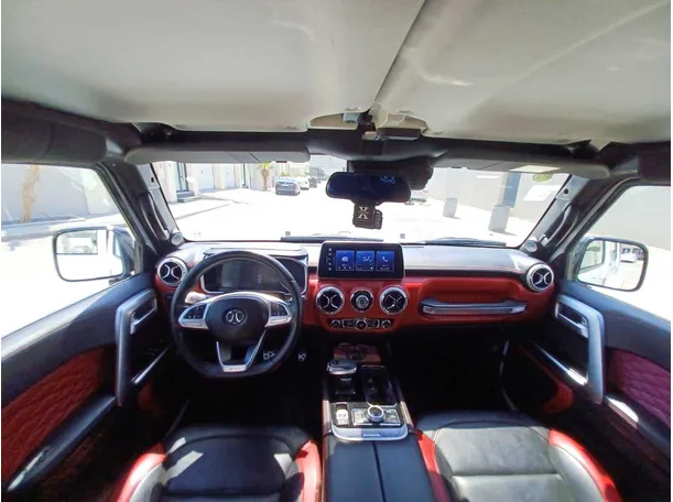 Car image 13