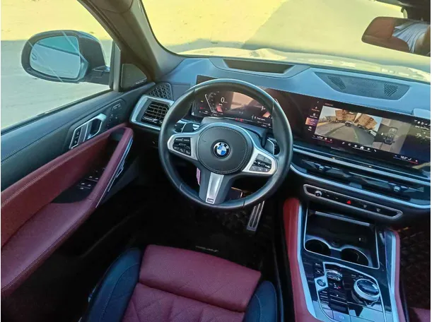 Car image 27