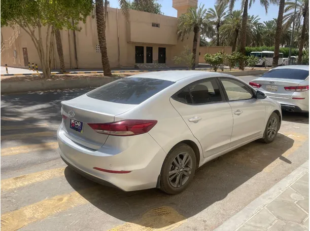 Car image 5