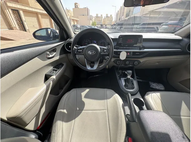 Car image 16