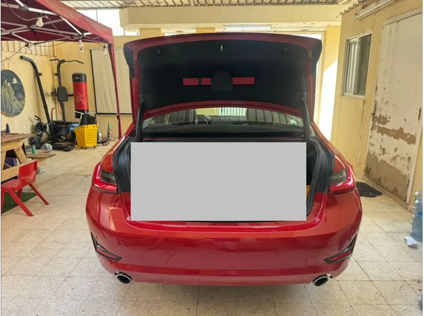 Car image 19