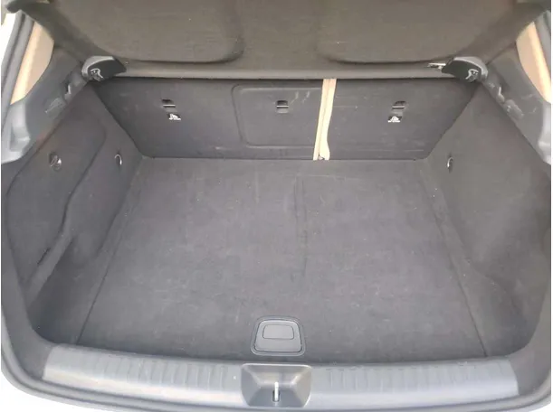 Car image 32