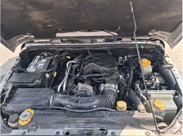 Car image 19