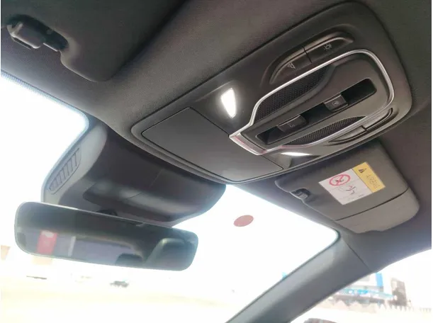 Car image 35