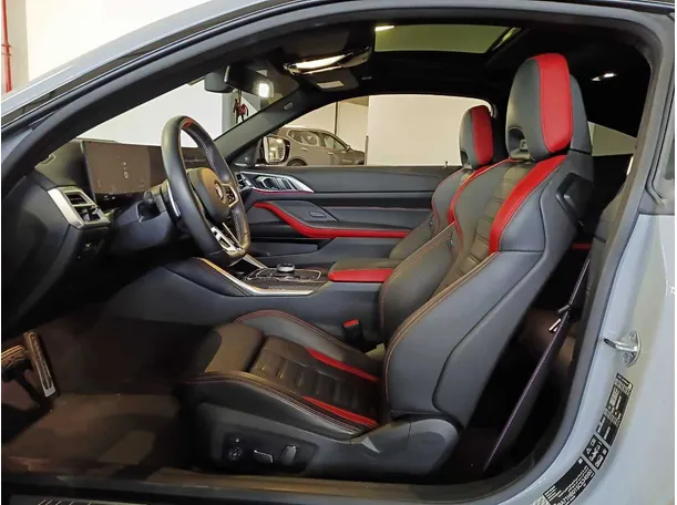 Car image 12