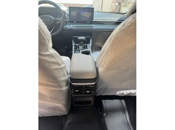 Car image 21
