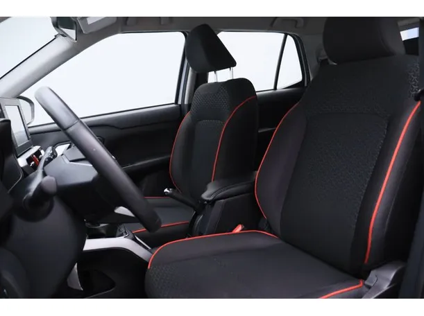 Car image 8