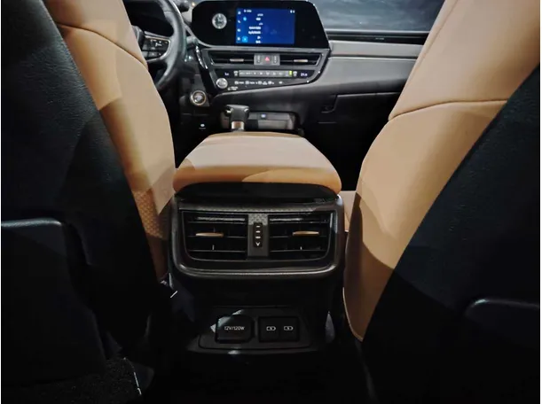 Car image 31