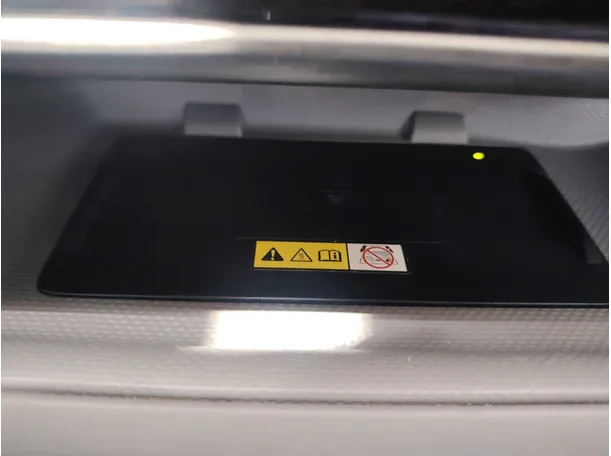 Car image 28