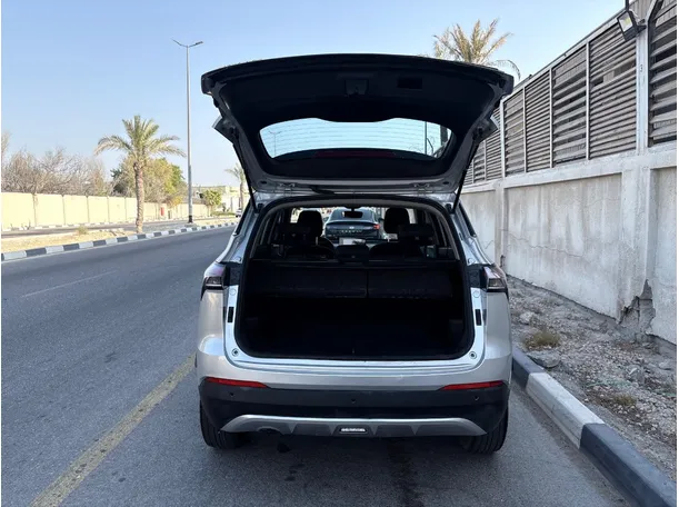 Car image 24