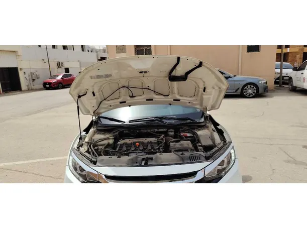 Car image 30