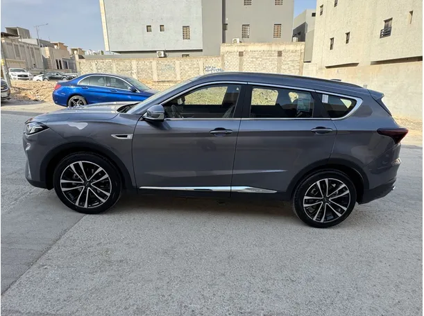 Car image 8