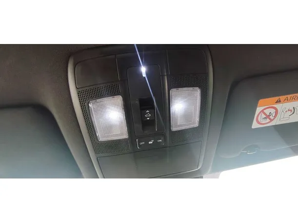 Car image 28