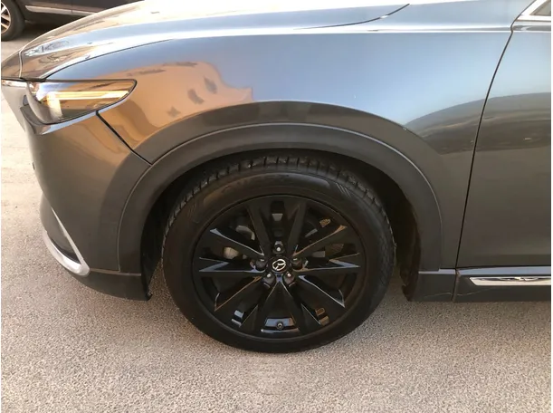 Car image 9