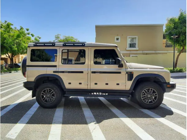 Car image 8