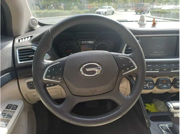 Car image 17