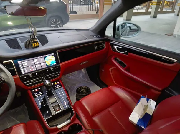 Car image 21