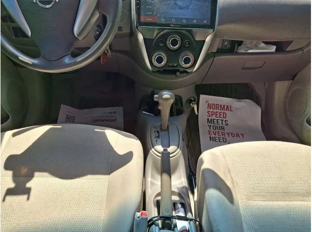 Car image 15