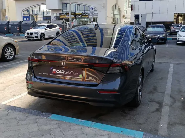 Car image 5