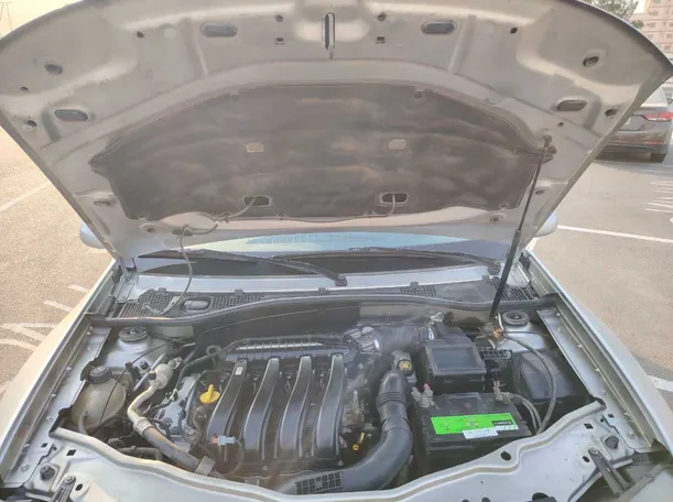 Car image 26