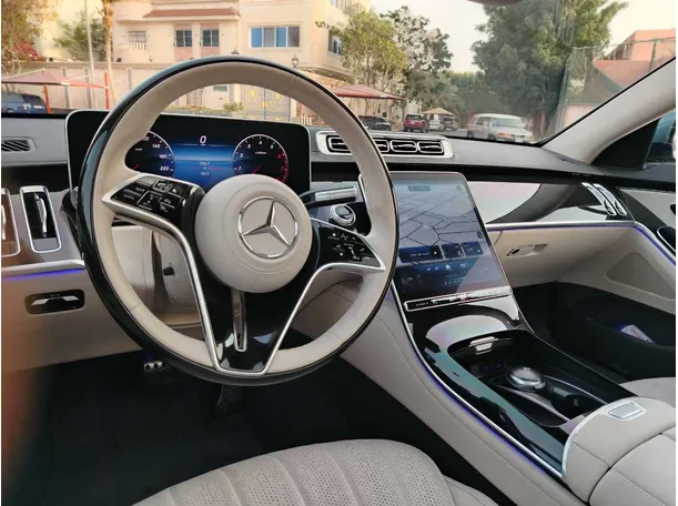 Car image 27