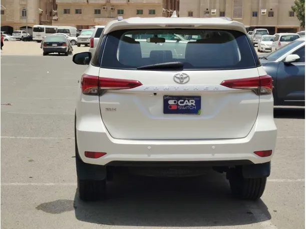 Car image 6
