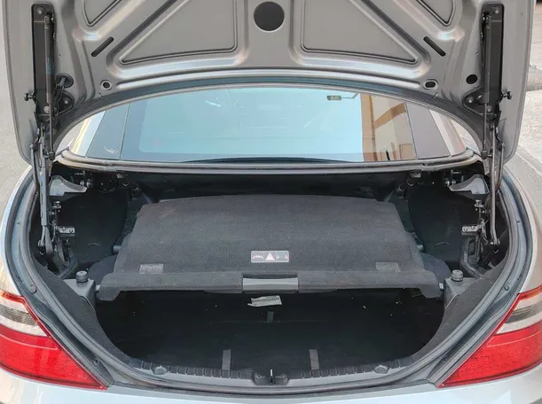 Car image 25