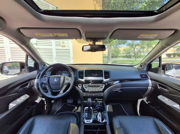 Car image 19