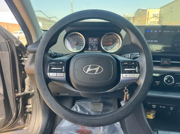 Car image 17