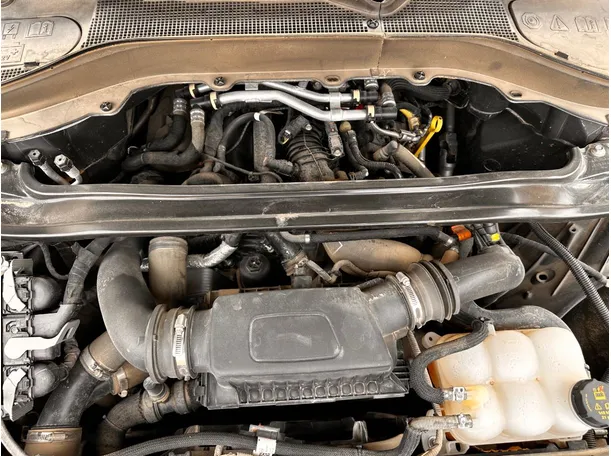 Car image 36