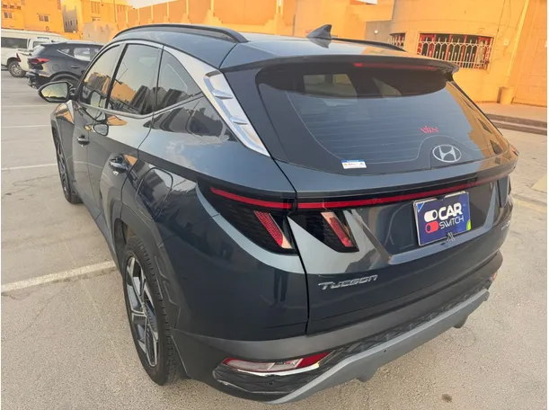 Car image 7