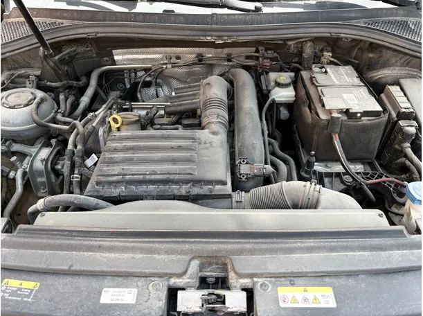 Car image 32