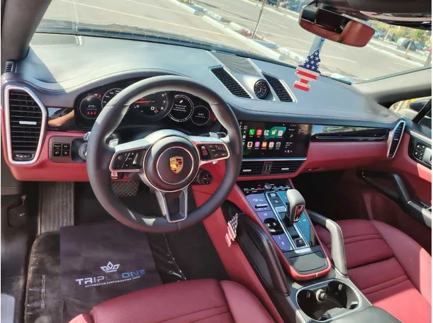 Car image 12