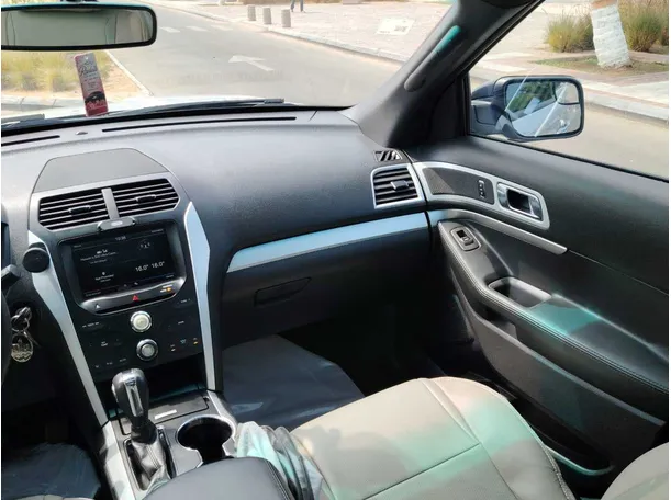 Car image 20