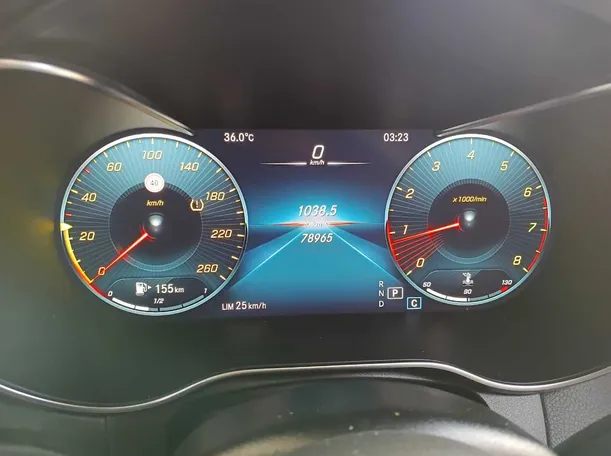 Car image 18