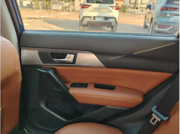Car image 40