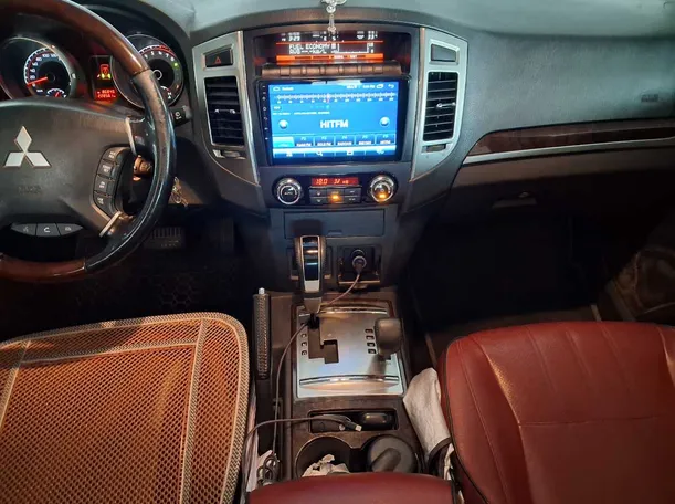 Car image 16