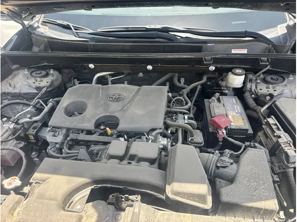 Car image 19