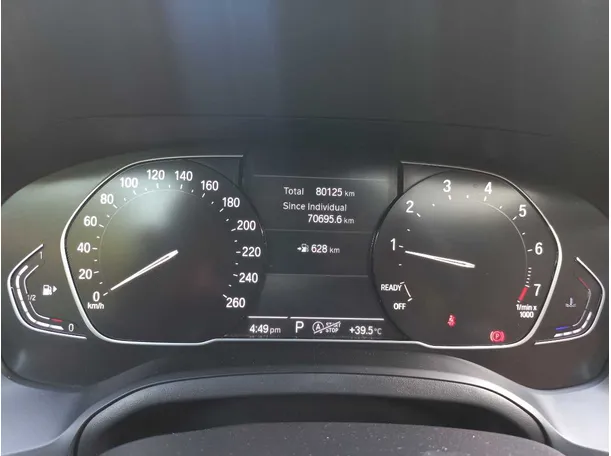 Car image 18