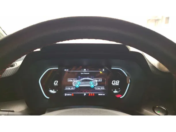 Car image 18