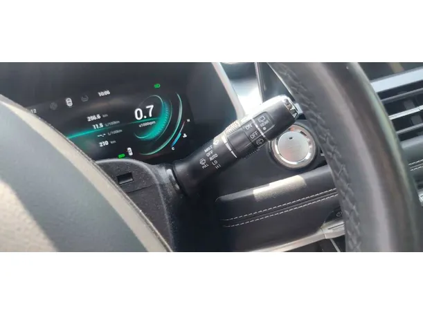 Car image 28