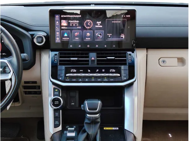 Car image 24