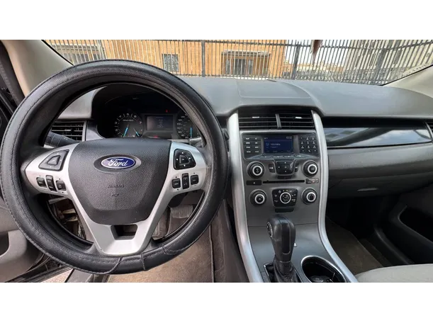 Car image 16