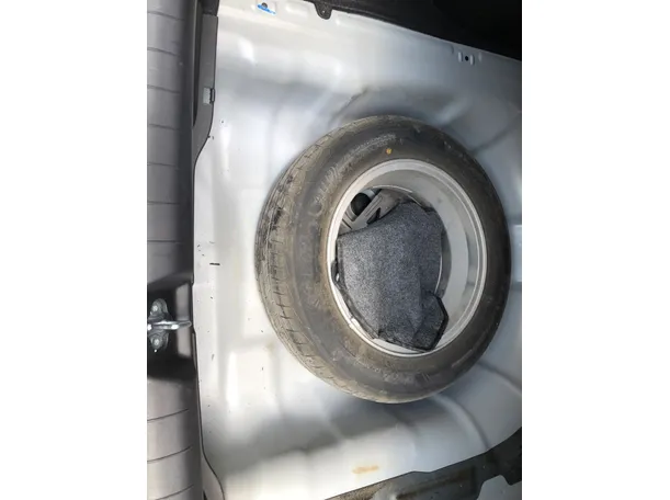 Car image 22