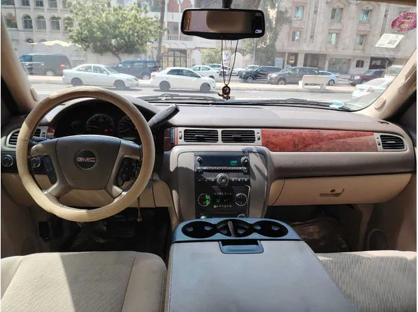 Car image 22