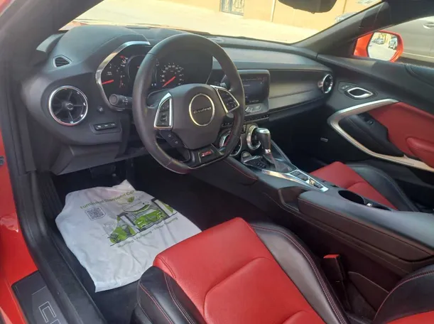 Car image 12