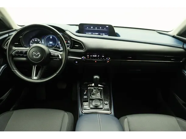 Car image 14